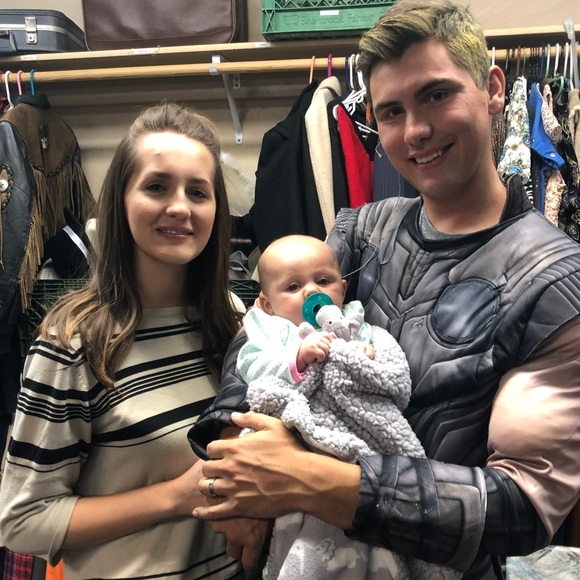 Meet your Posher, Rebeka - Picture 5 of 7